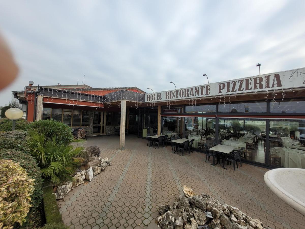 Hotel New Napoleonico Bondeno Zewnętrze zdjęcie